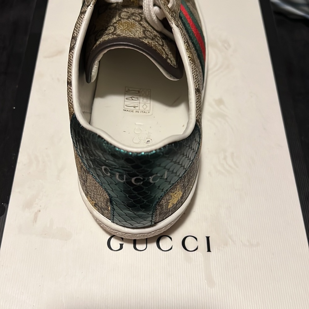 Gucci WOMEN'S ACE GG SUPREME SNEAKER WITH BEES - Picture 3 of 4